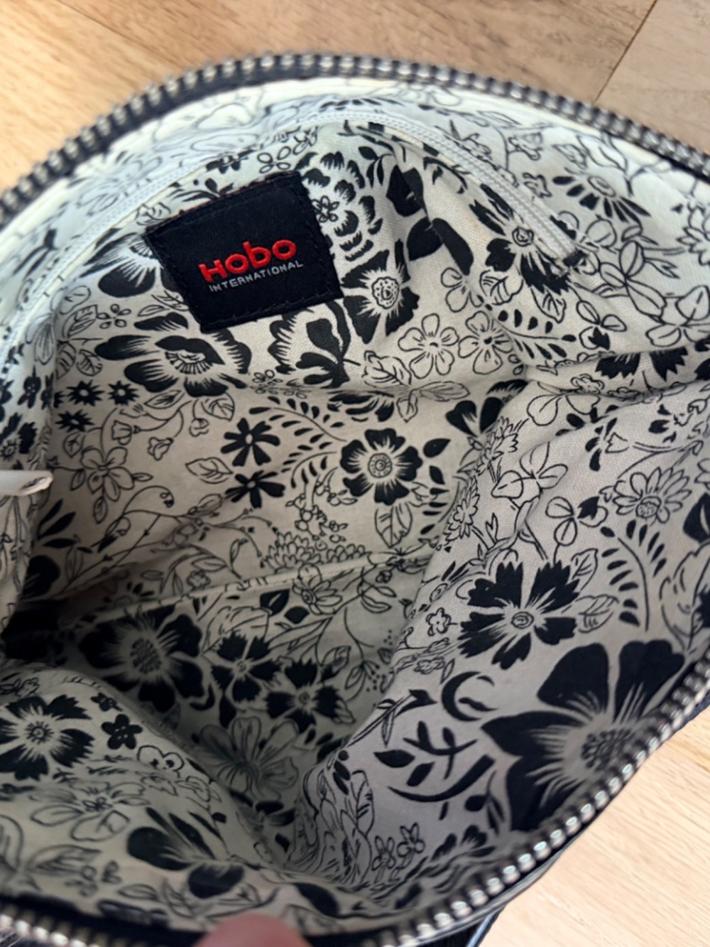HOBO International Crossbody Black Leather Nylon Adjustable Zip Close Purse - Picture 4 of 4
